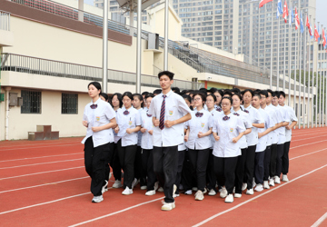 我校舉行“迎國慶”跑操比賽